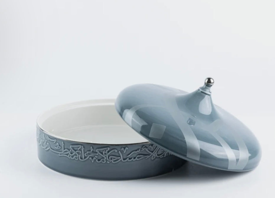 Large Date Bowl with Pointed Dome Cover